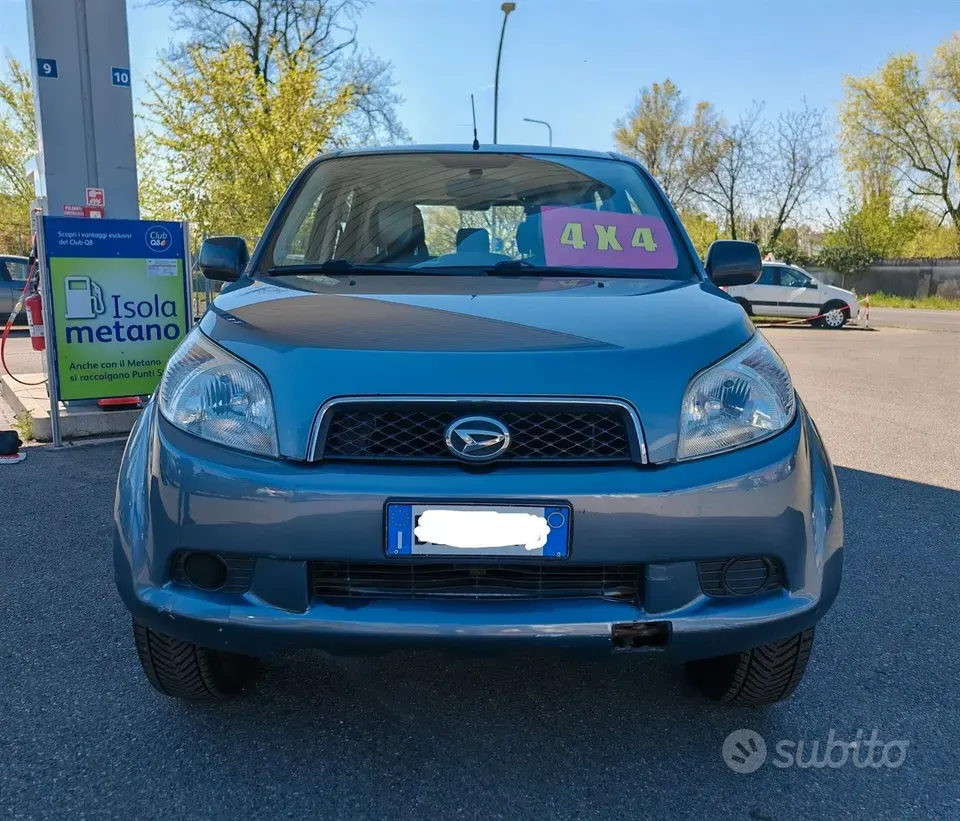 Daihatsu Terios 1.3 4WD SX, grigio, vista tre quarti anteriore