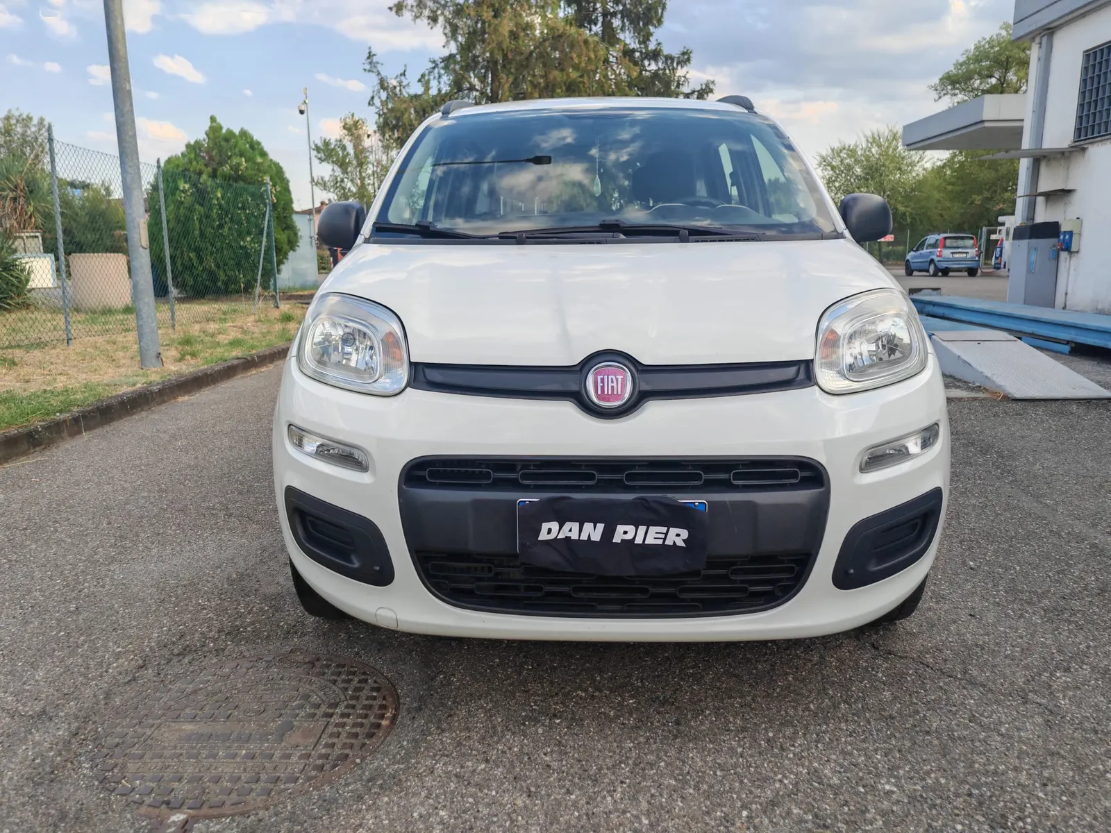Fiat Panda, bianco, vista tre quarti anteriore