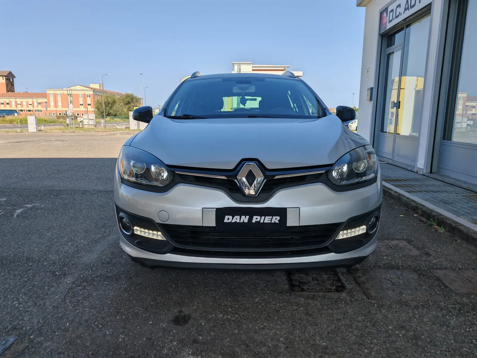Renault Megane, vista tre quarti anteriore