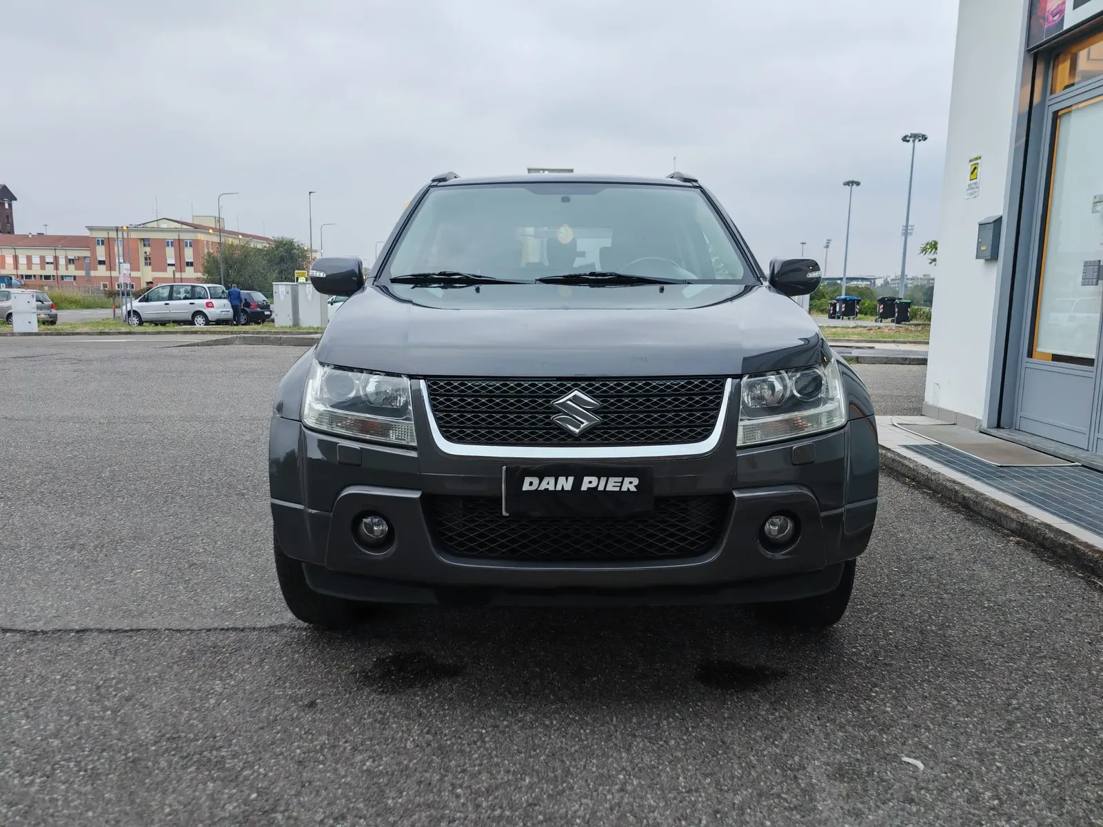 Suzuki Grand Vitara, vista tre quarti anteriore